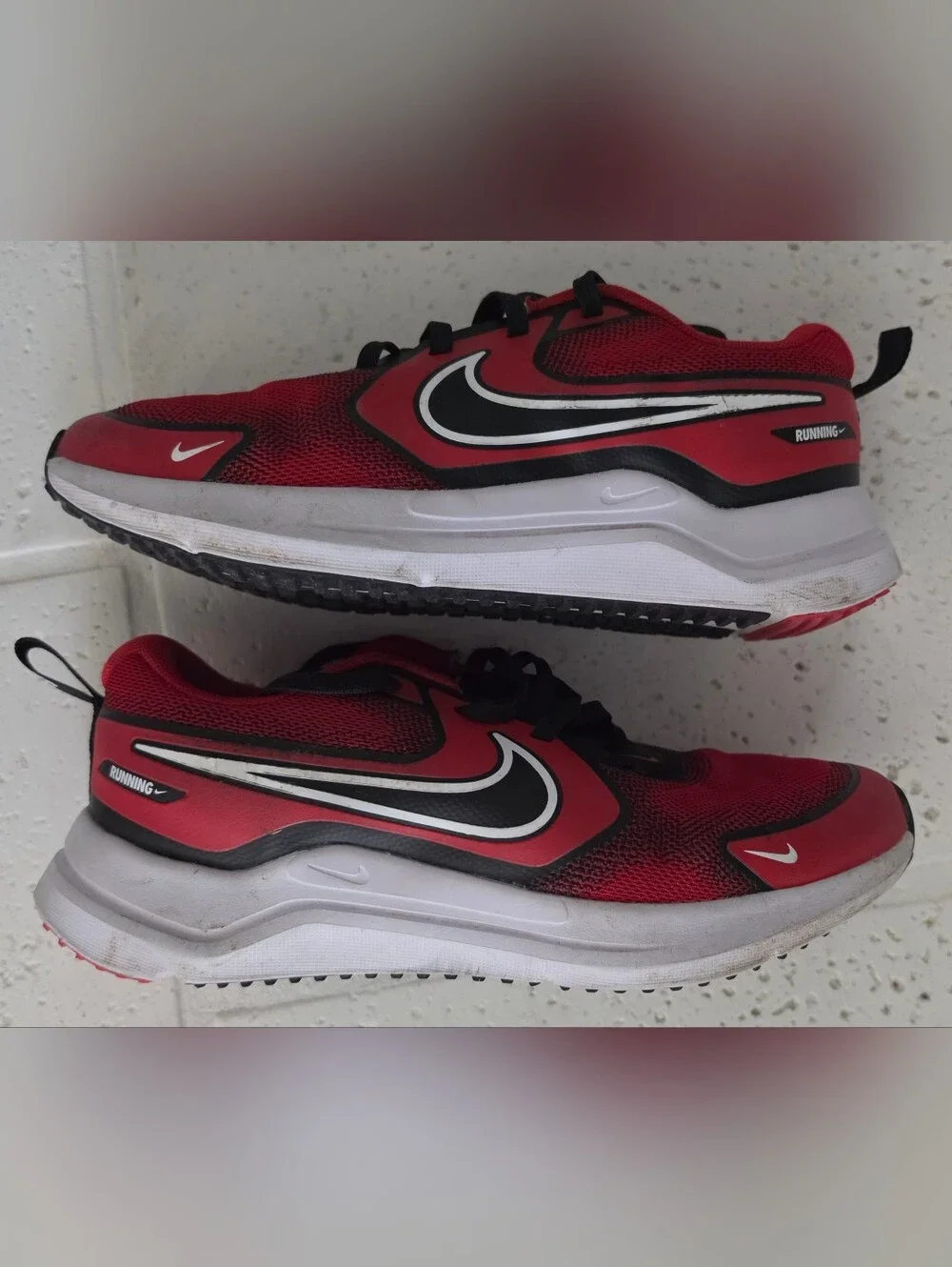 Nike kids red school athletic running shoes size 5